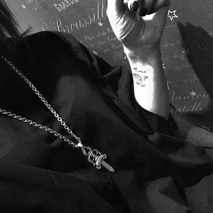 CH LOGO NECKLACE -6